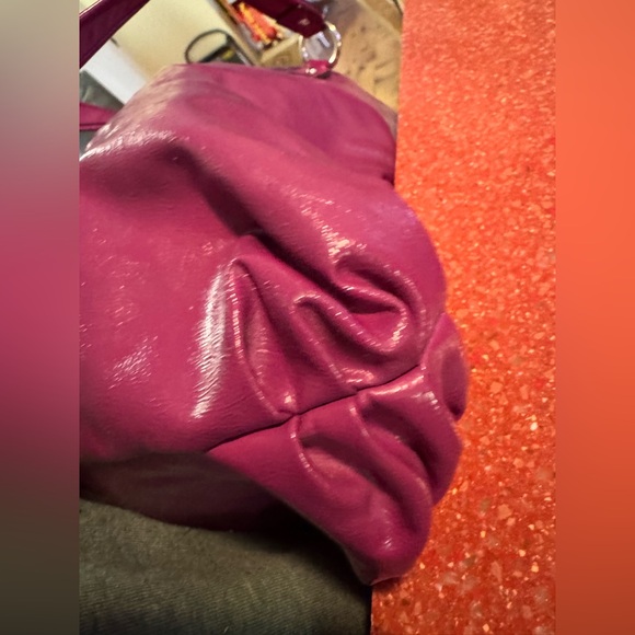 Coach Poppy Daisy Liquid Gloss patent leather tote bag in magenta 2012 - Picture 6 of 9